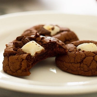 These Miniature Hot Chocolate cookies are rich, chocolatey, and adorable! Recipe includes nutritional information. From BakingMischief.com