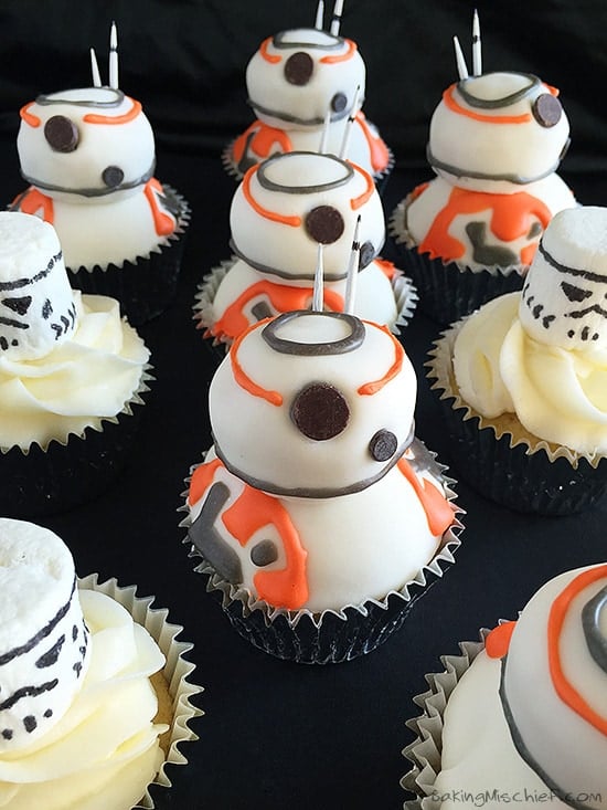 Star Wars BB-8 Cupcakes - Baking Mischief