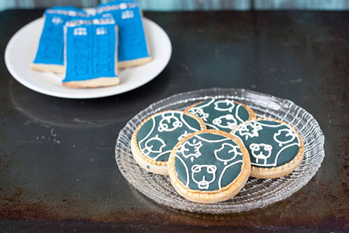 40+ perfectly nerdy recipes inspired by books, television, and movies. Recipes for everything from 'Game of Thrones' and 'The Walking Dead' to 'Star Wars' and the Marvel Cinematic Universe!