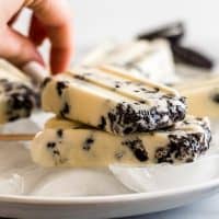 These Cookies and Cream Popsicles are the perfect summer treat, and all you need to make them is two ingredients and a popsicle mold!