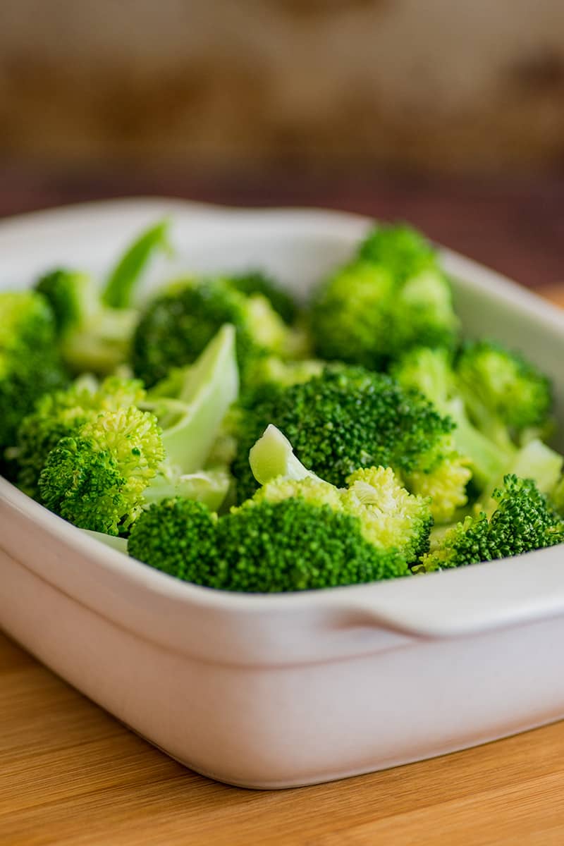 How to Steam Broccoli in the Microwave - Baking Mischief