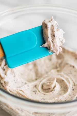 Small-batch Oreo Frosting - Baking Mischief