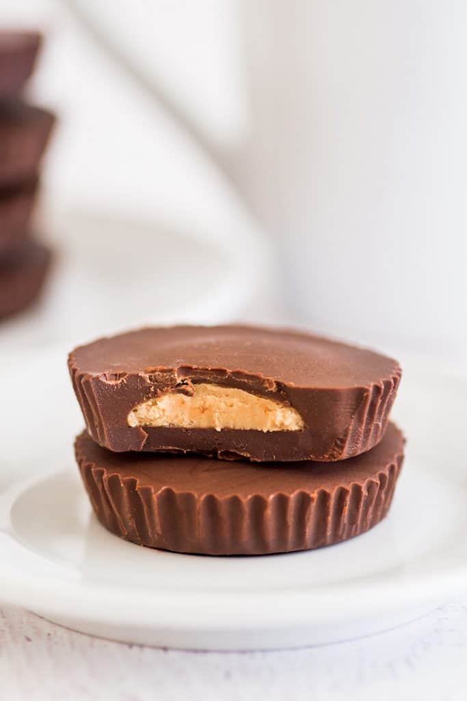 The Easiest Homemade Peanut Butter Cups (small-batch) - Baking Mischief