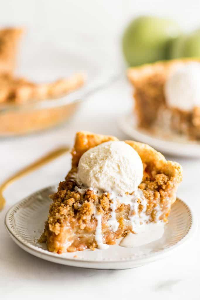 Easy Dutch Apple Pie - Baking Mischief