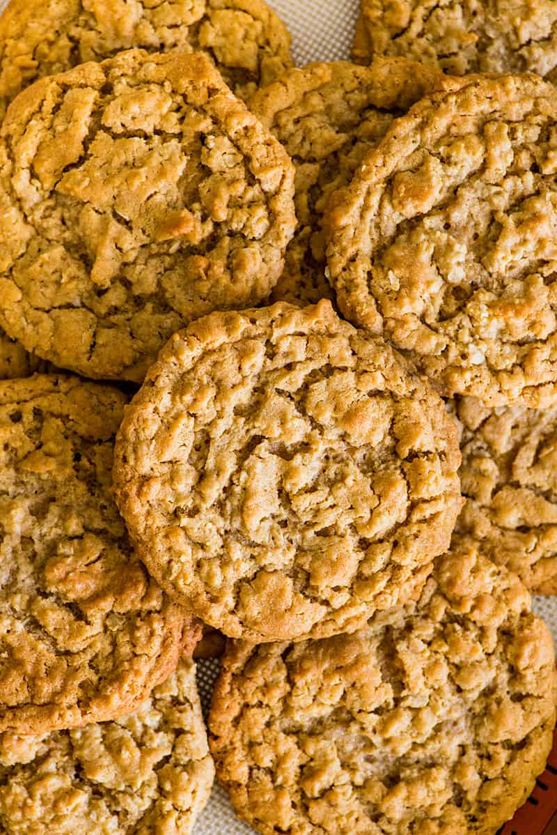 Easy Peanut Butter Oatmeal Cookies - Baking Mischief