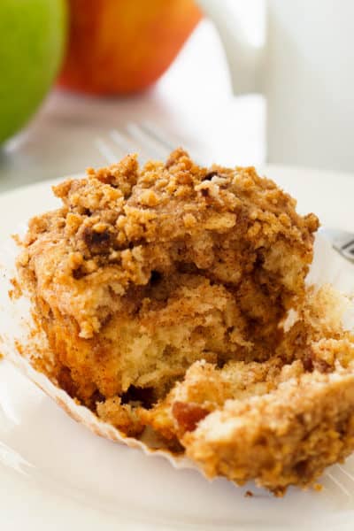 Cinnamon Apple Crumb Muffins