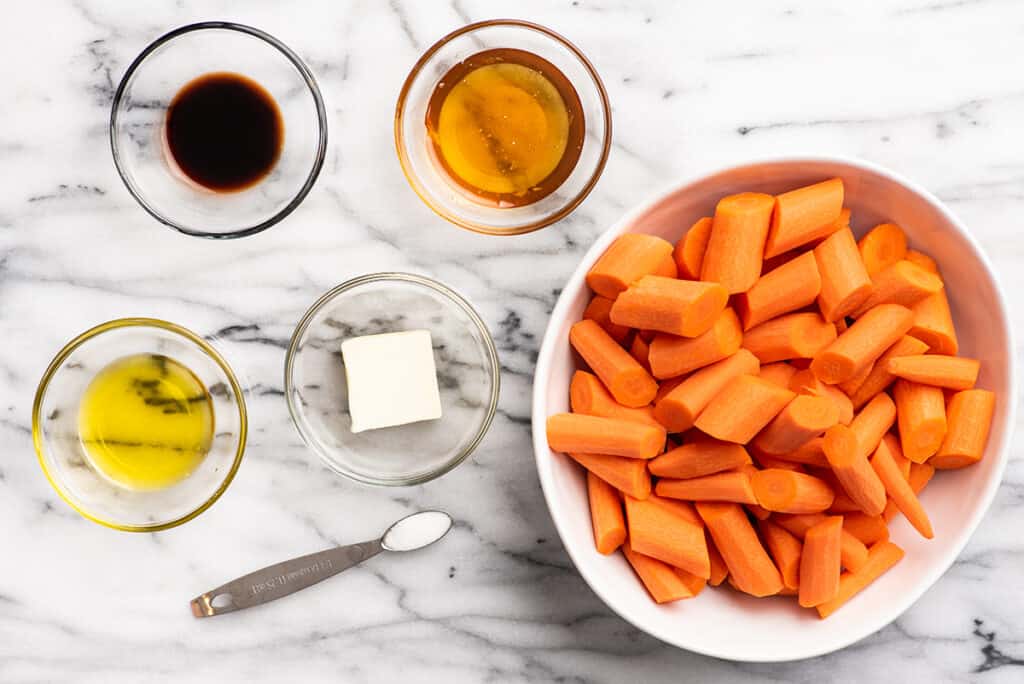 Ingredients for honey roasted carrots.